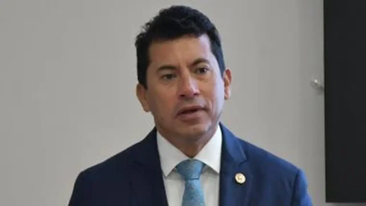 اجتماع وزير الرياضة مع اللجنة الطبية العليا لتعزيز رعاية الرياضيين